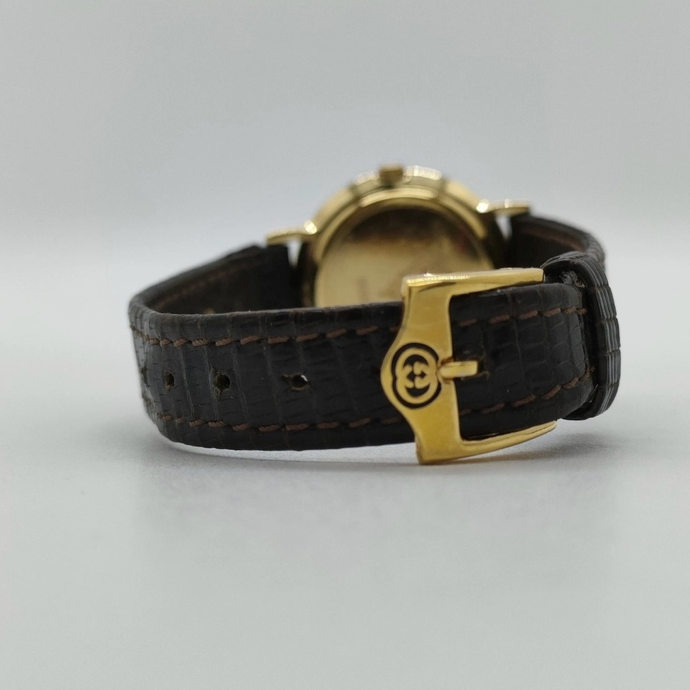Gucci Gold and Black Classic Watch - Picture 4 of 9